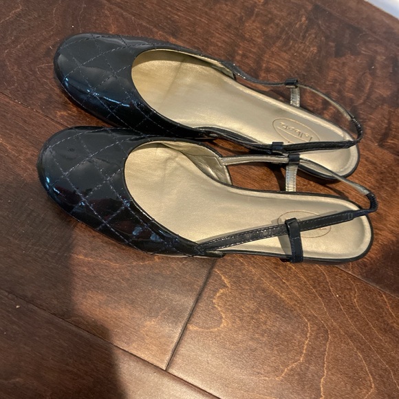 Talbots Glam Quilted Sling Flats Size8.5 Navy Patent Minimalist Preppy Romantic - Picture 2 of 7